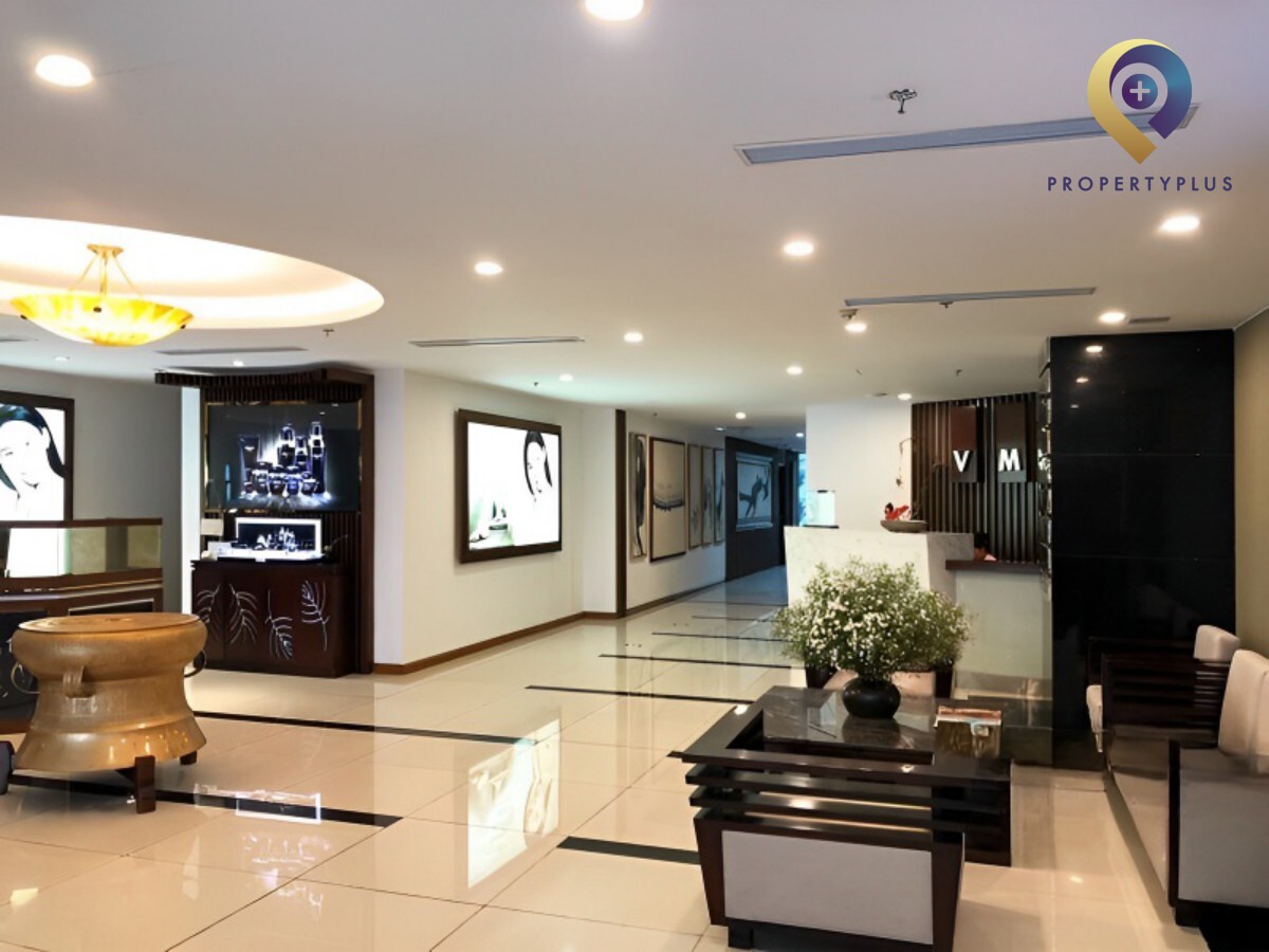 Góc nhìn khác của tòa nhà VMT Building trên phố Duy Tân